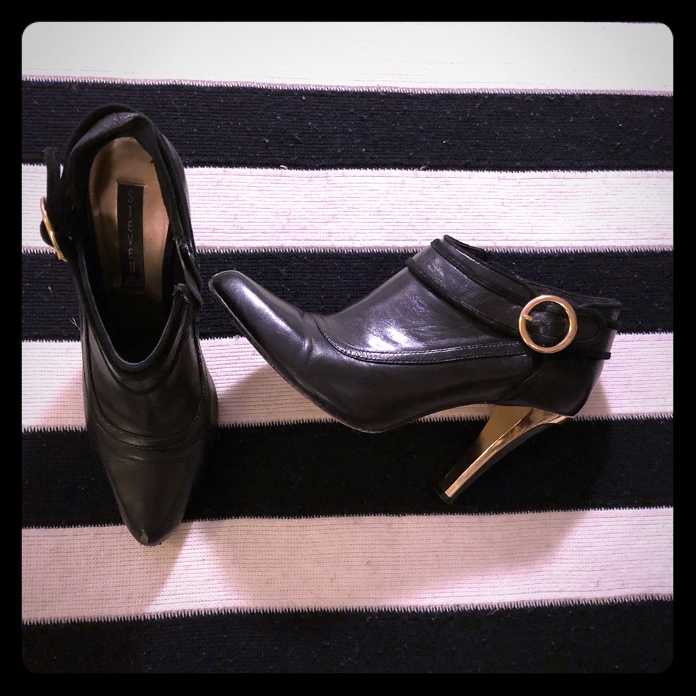 Chic Steve Madden booties